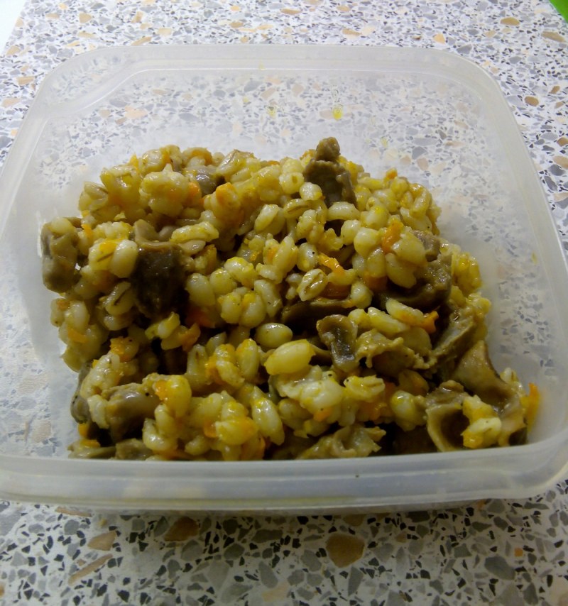 Плов из перловой крупы с грибами