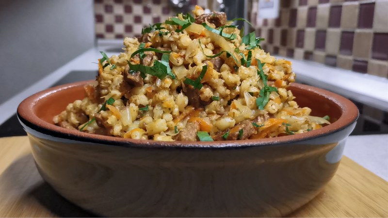 Форель с перловкой