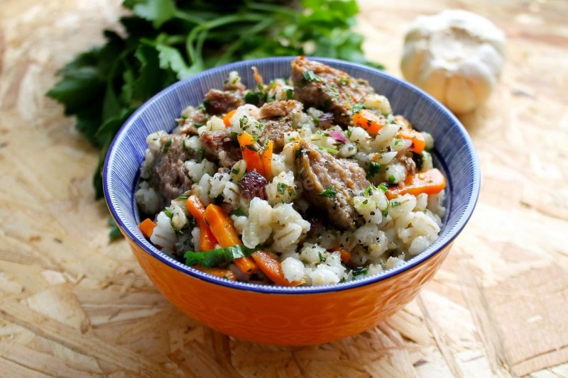 Перловка с морковью и луком