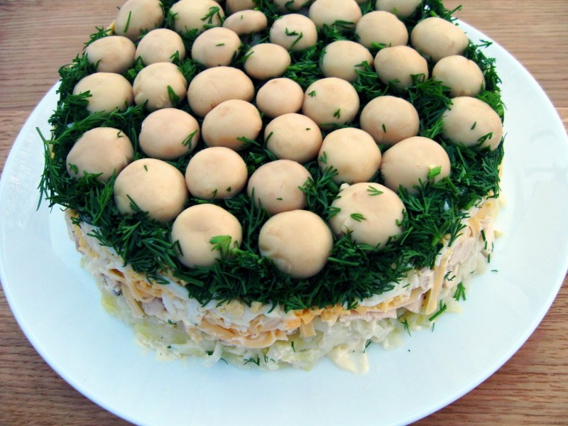 Салат с грибами