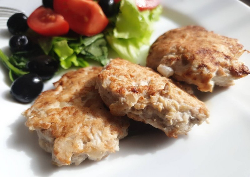 Биточки куриные с сыром