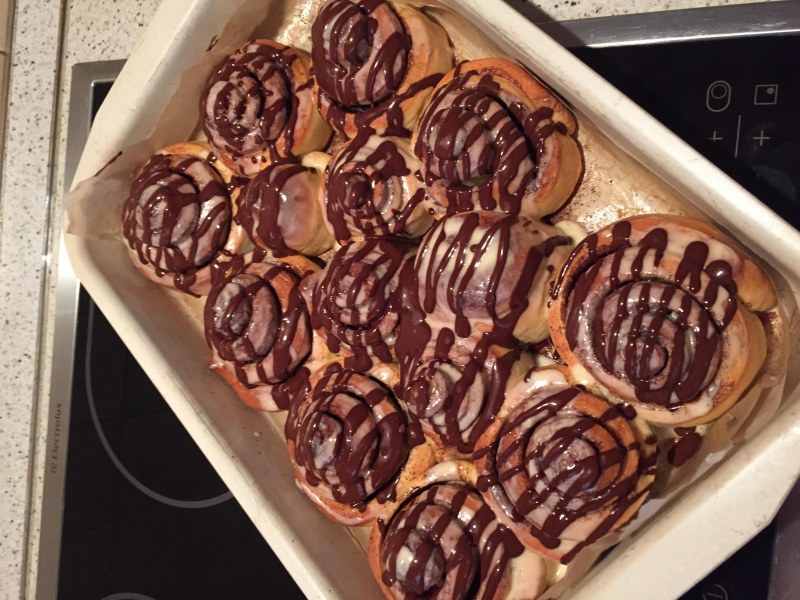 Булочки с маком Синнабон