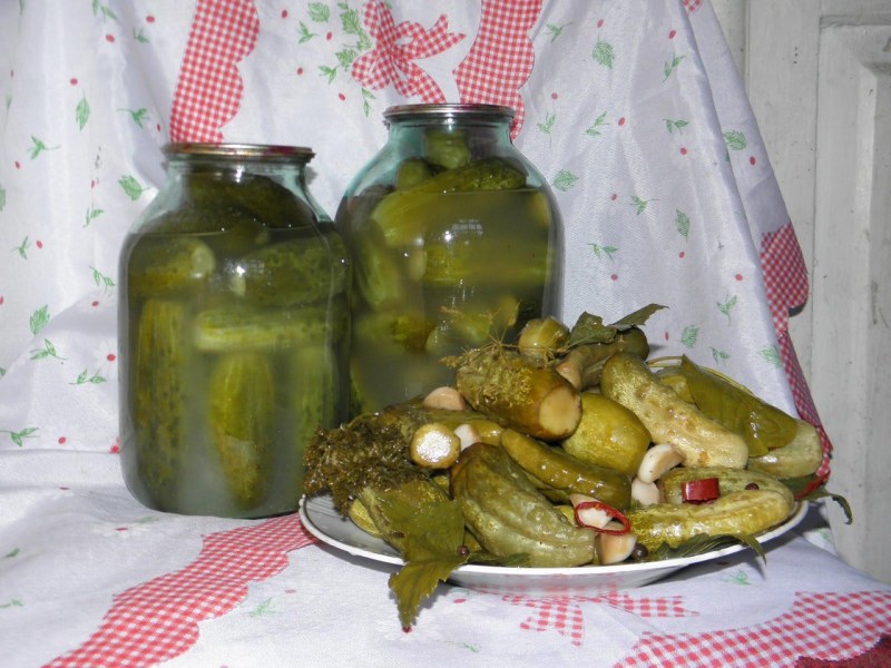 Огурцы на зиму в банках