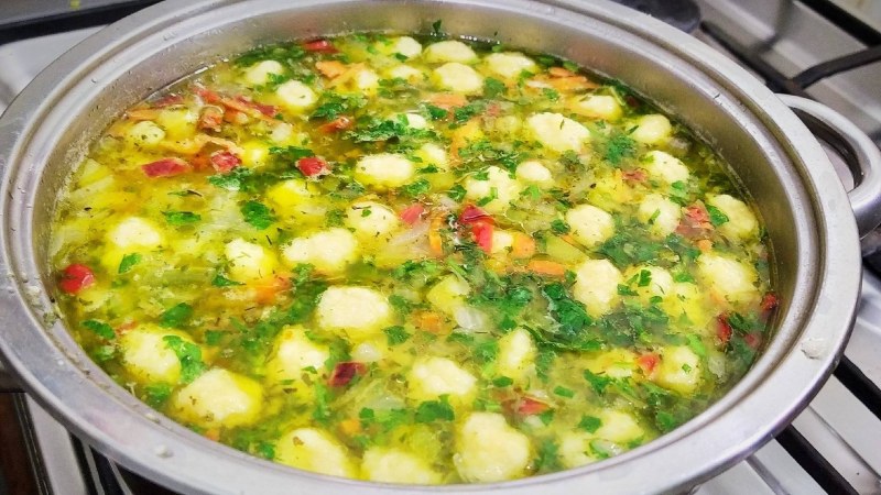 Суп с сырными клецками