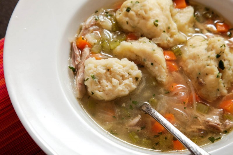 Клецки с мясом в бульоне