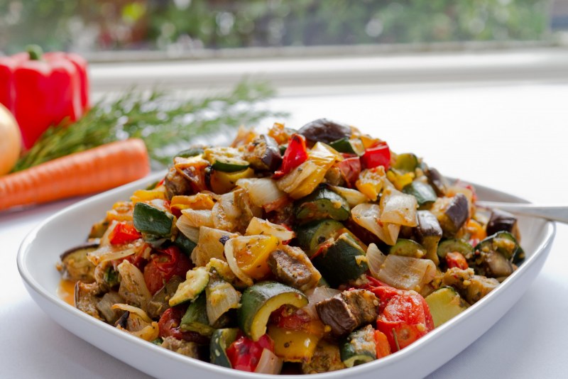 Овощное рагу с кабачками и баклажанами
