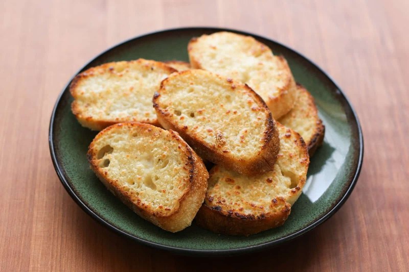 Гренки из белого хлеба