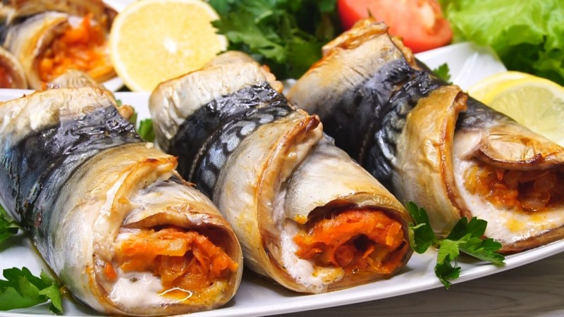 Рулет из копченой скумбрии