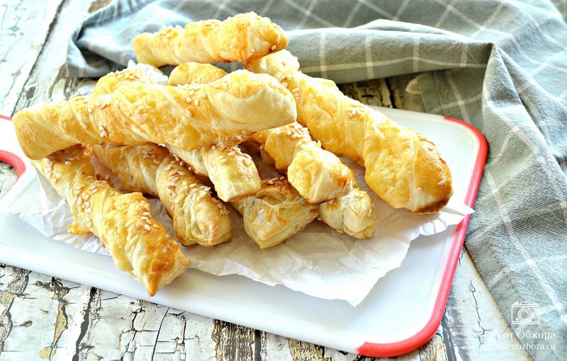 Слоеные палочки с сыром