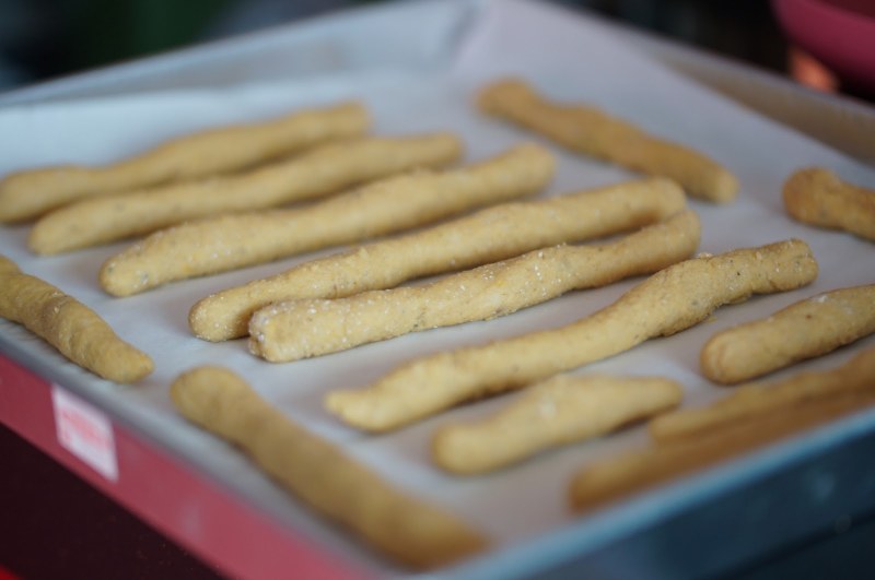 Хлебные палочки с сыром