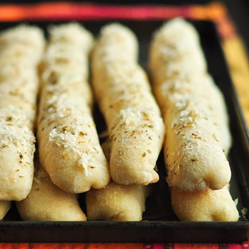 Сырная палочка булочка
