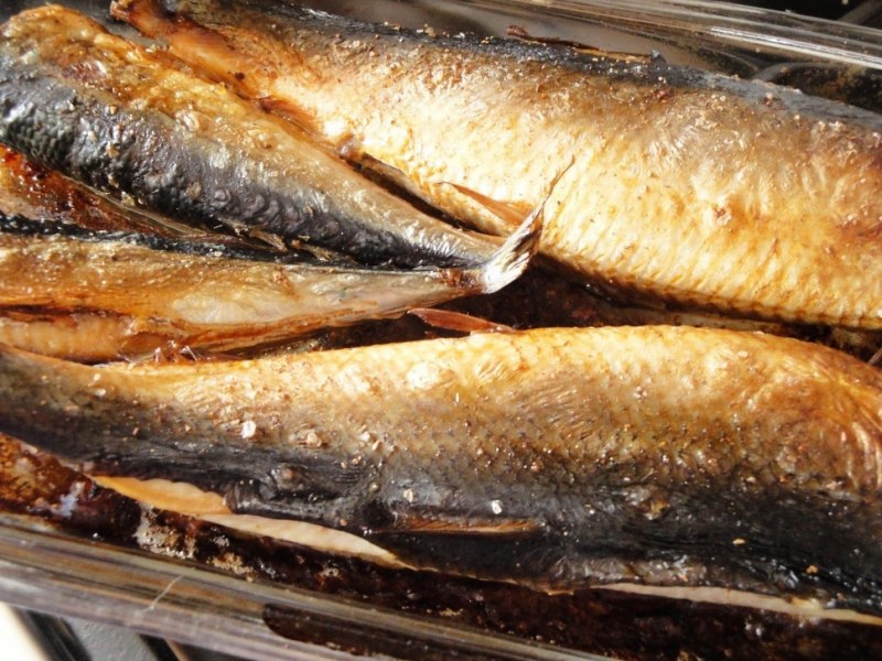 Копчёная скумбрия в коптильне