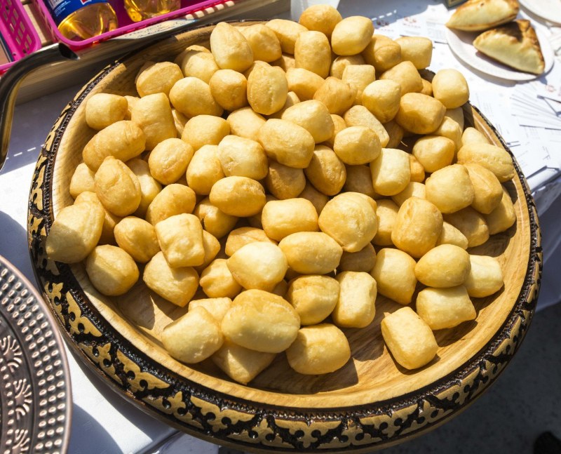 Баурсаки Сибирские шапочкой