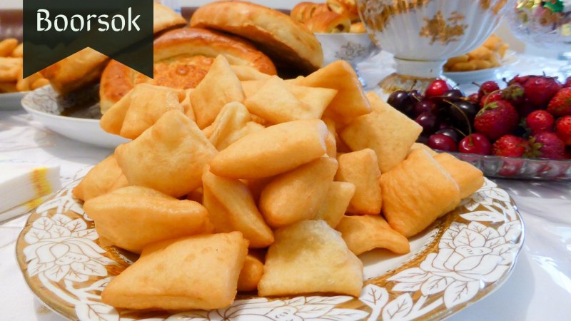 Баурсак на тарелке