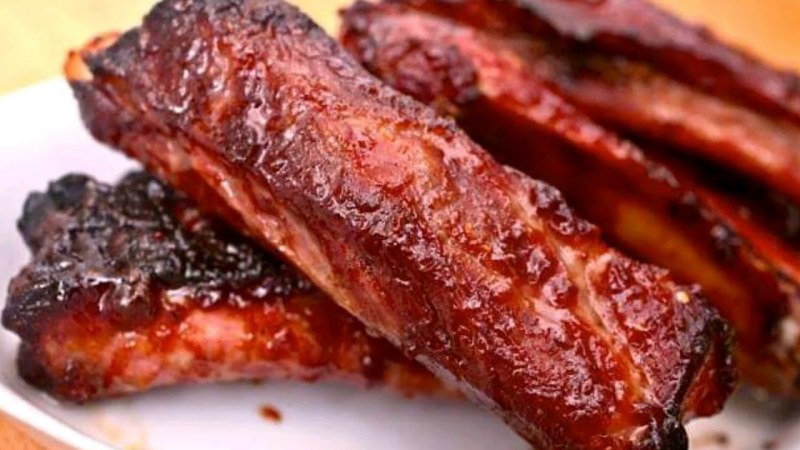 Мясо на тарелке