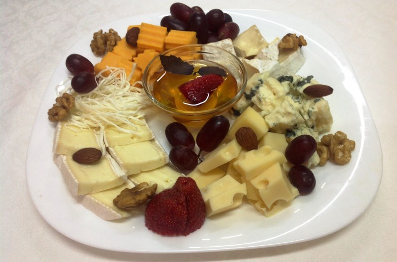Холодные закуски сырное ассорти