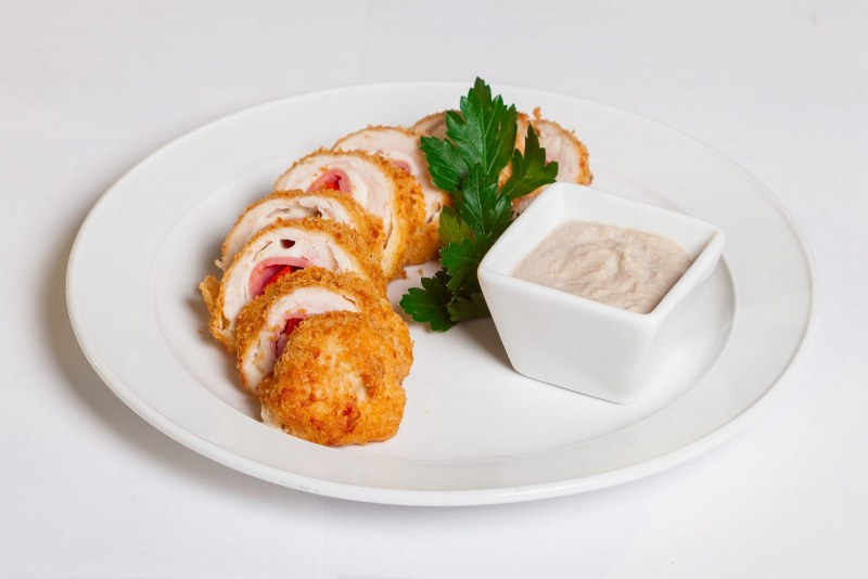 Куриный рулет с сыром