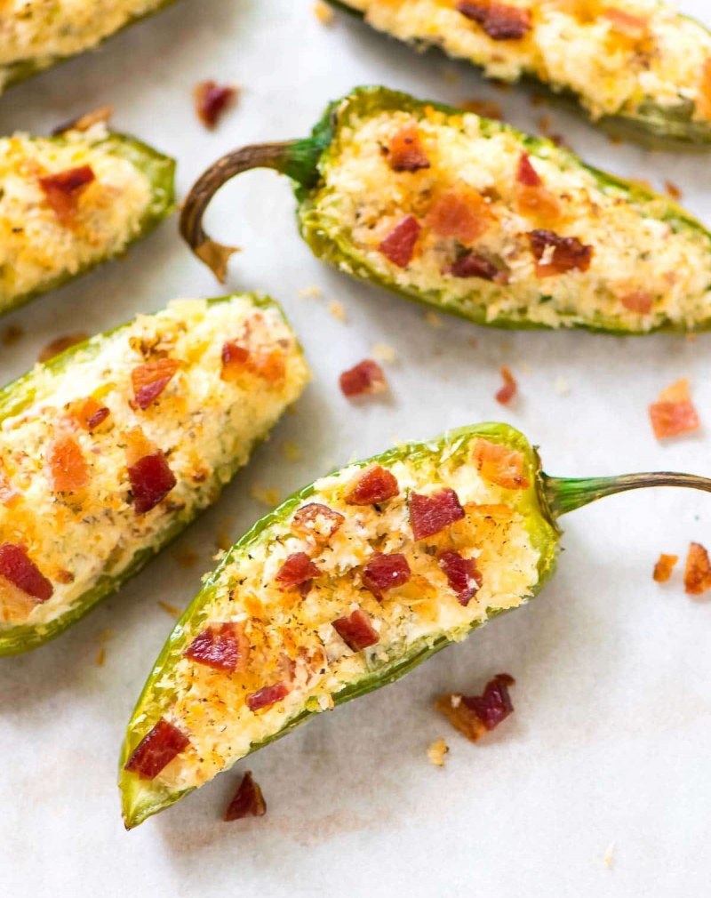 Закуска с беконом и огурцом