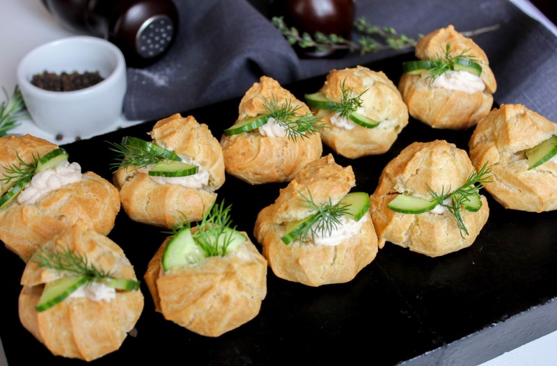 Профитроли с сырной начинкой