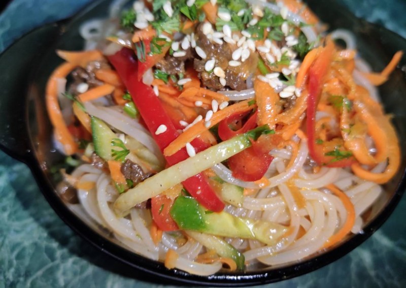 Фунчоза с китайской редькой
