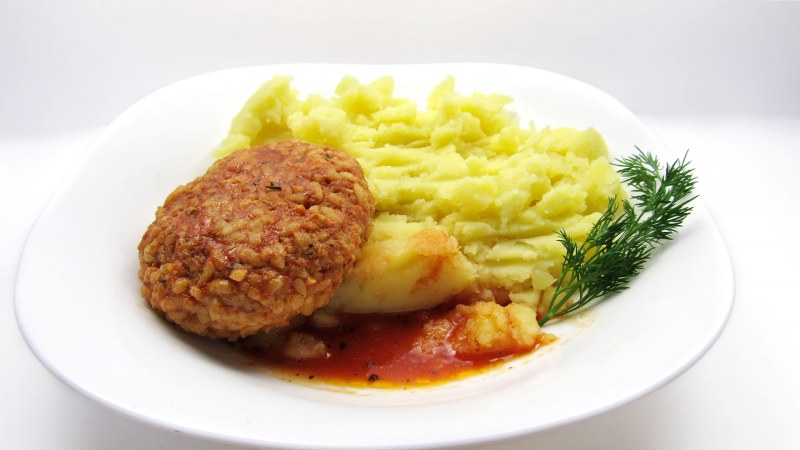 Медальоны с картофельным пюре