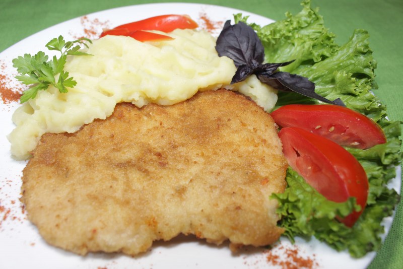 Куриная котлета «Пожарская» с картофельным пюре