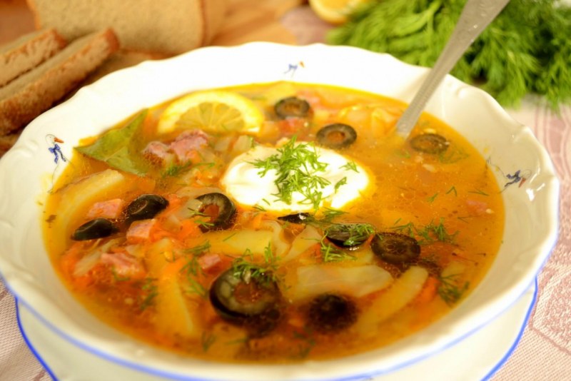 Солянка мясная с картошкой