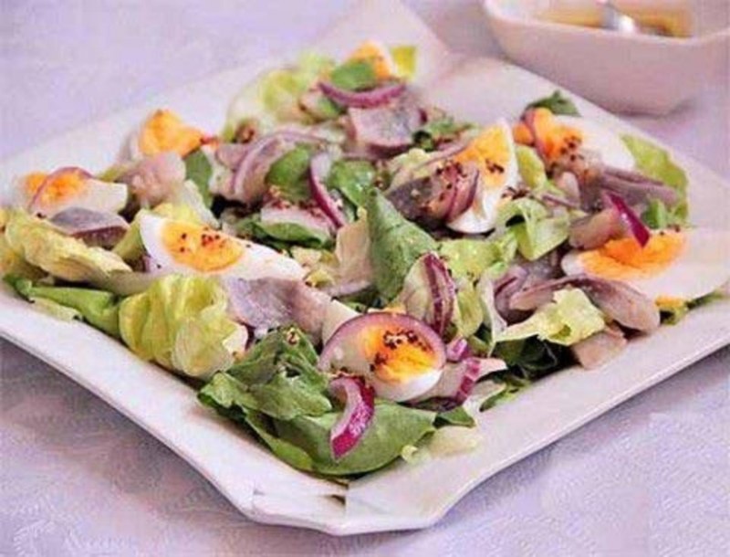 Салат с горошком и картофелем
