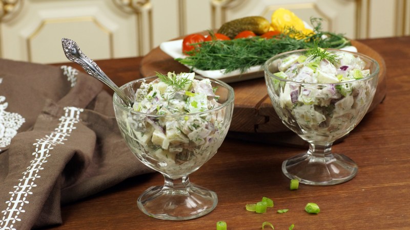 Салат с селедкой