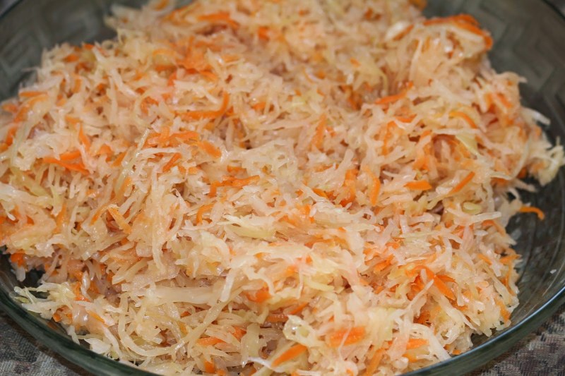 Утка в духовке с яблоками и картошкой