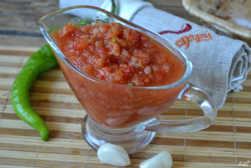 Аджика с антоновкой