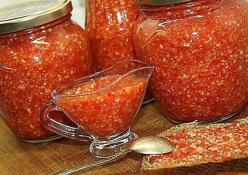 Вкусная аджика из помидор