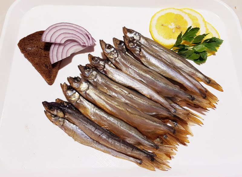 Морская малоротая корюшка