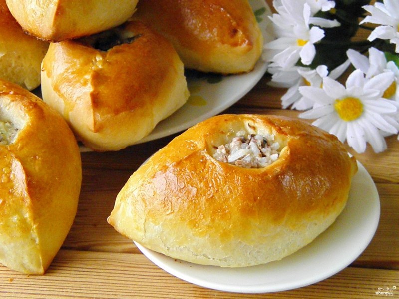 Расстегаи с зубаткой