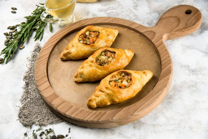 Расстегай Московский с мясом и яйцом