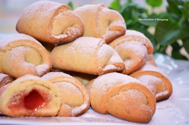 Песочные рогалики с повидлом