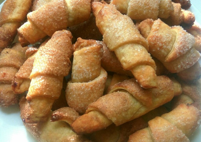 Рогалики с сухофруктами и орехами