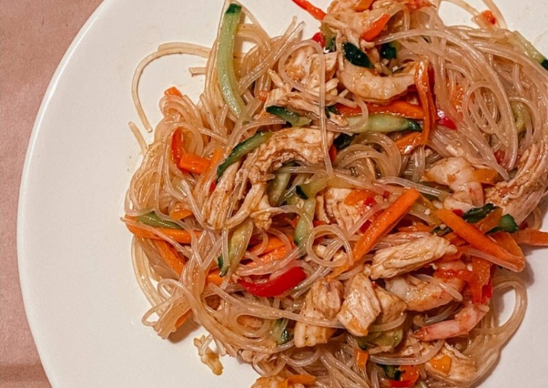 Фунчоза с куриной грудкой