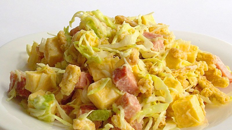 Салас пекинской капустой