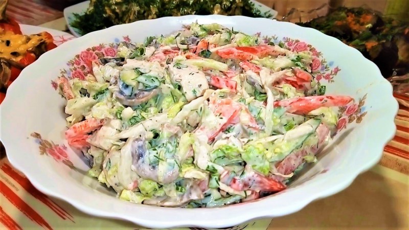 Салат из пекинской капусты
