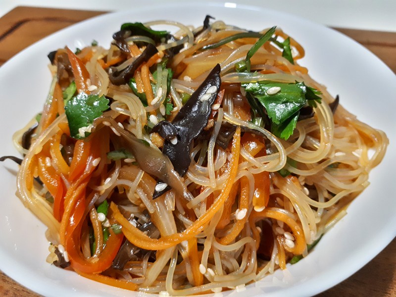 Лапша фунчоза с курицей