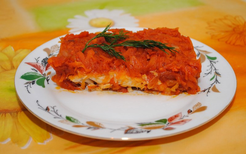 Рыба под маринадом из моркови и лука классический