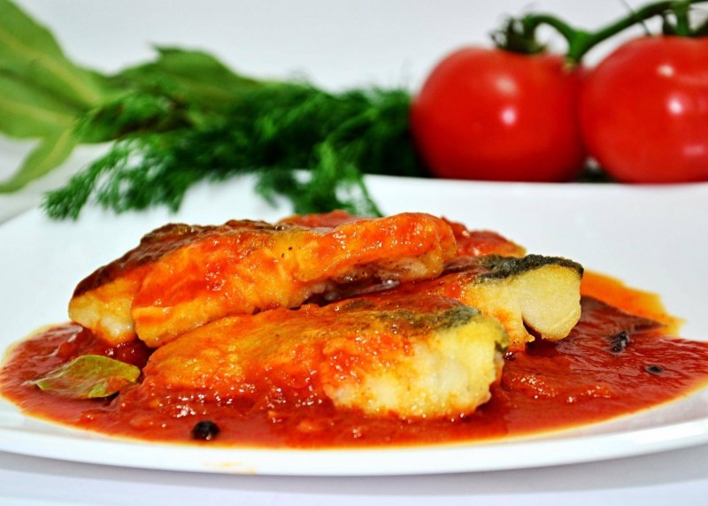 Минтай в маринаде с морковью и луком