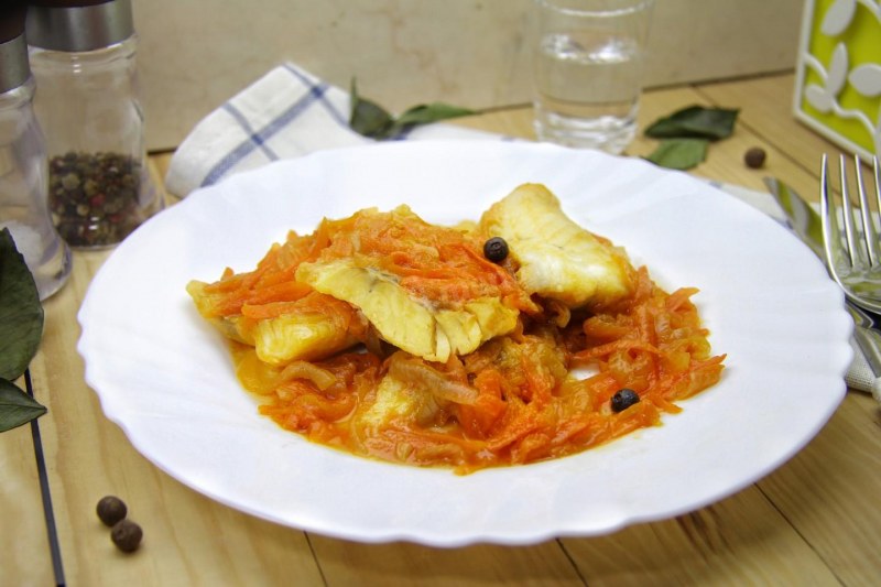 Треска с морковью