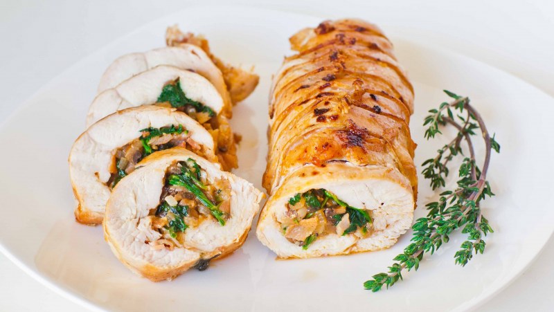 Рулет куриный в фольге