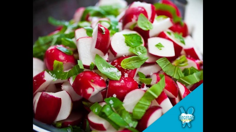 Овощной салат с редиской