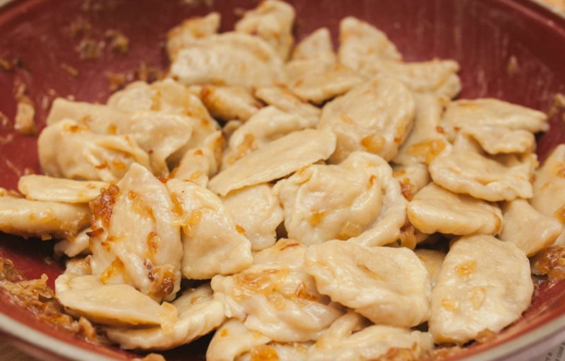 Вареники с картошкой и жареным луком