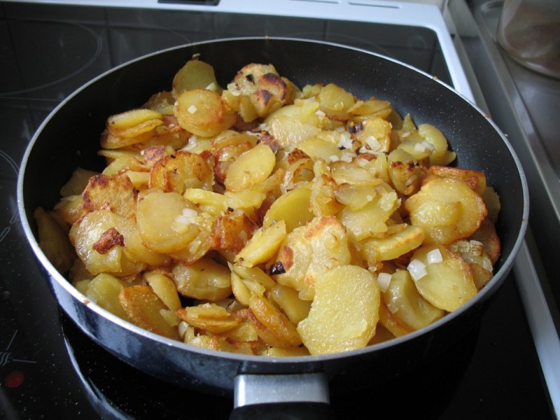 Сковородка с картошкой
