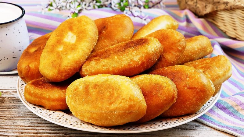 Пышки с сахарной пудрой