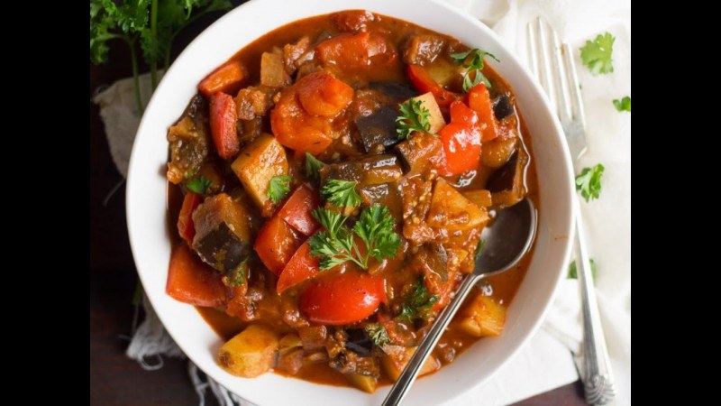 Овощное рагу с кабачками и баклажанами
